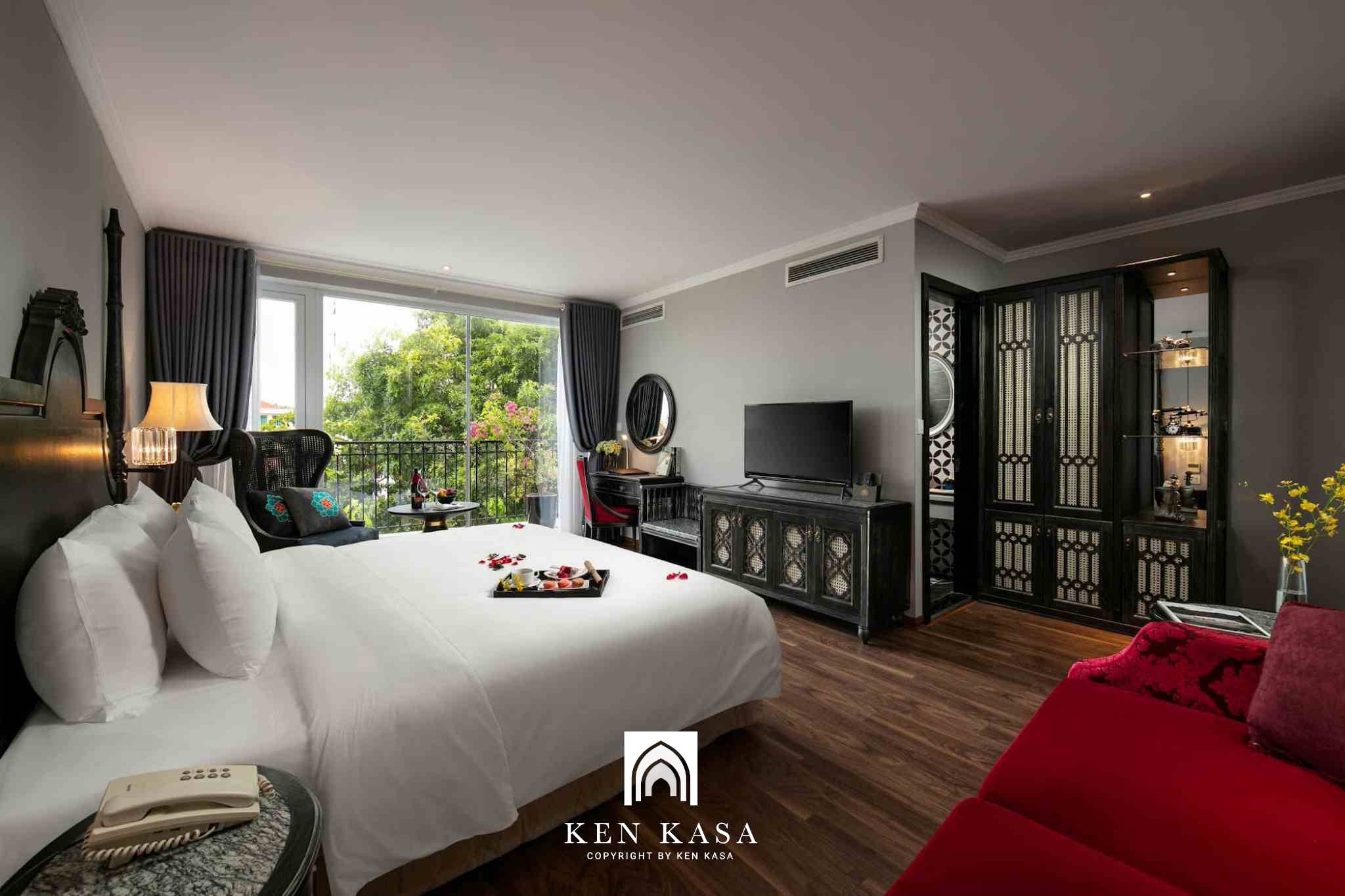 Ph&ograve;ng Luxury tại Shining Central Hotel & Spa